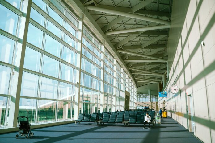 7 Helpful Airport Tips to Ensure Easy & Safe Travel